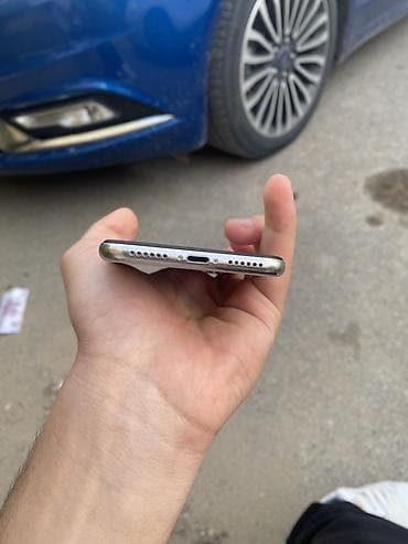 i̇phone 5c: IPhone X, 64 GB, Gümüşü, Simsiz şarj, Face ID — 5