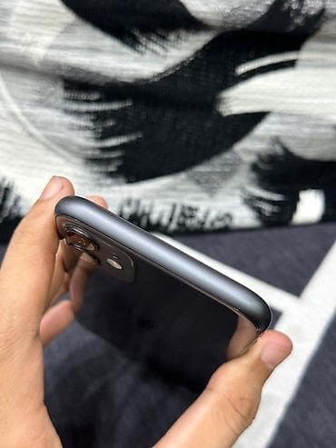 telefon xetsiz internet: IPhone 11, 128 GB, Qara, Face ID — 4