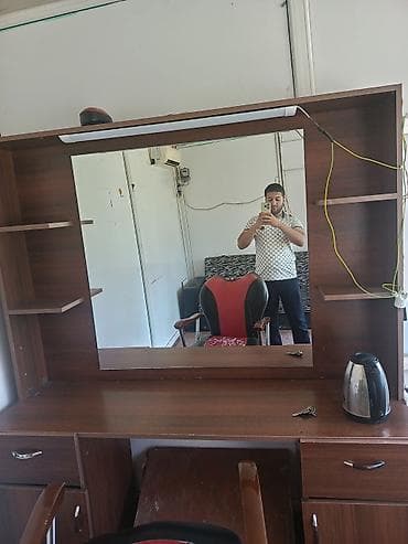 Bərbər salonu üçün işçi stol və güzgü dəsti - Material: taxta laminat