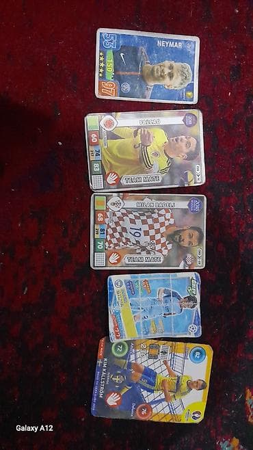 Salam bu kart lar 8-10 ildirki məndədir satılır alana hediiye olunacaq — 2