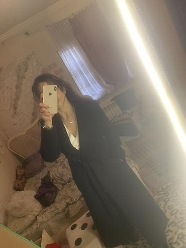 Baş geyimləri: Qadınlar üçün uzun qara plaş/palto - Rəng: qara - Model: kəmərli — 3