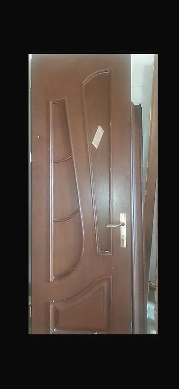 Qapı – 2 ədəd - Ölçü: 215 x 90 sm - Material: taxta əsaslı, qəhvəyi