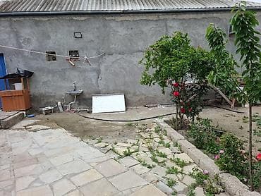 şuvelanda kiraye evler: 4 otaqli heyet evidir oz evimdir her bir seraiti var orta temirlidir — 7