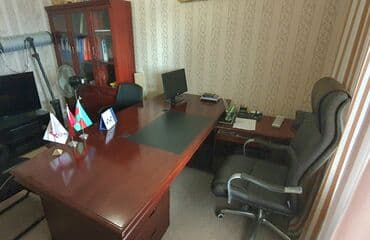 nahar desti: Ofis mebel dəsti – klassik tərzdə, tünd qəhvəyi (maun rəng) taxta — 3