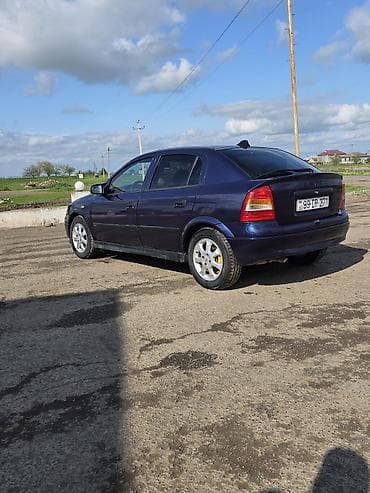 opel 1997 astra: Opel Astra: 1.6 l | 2001 il 380006 km Sedan — 7