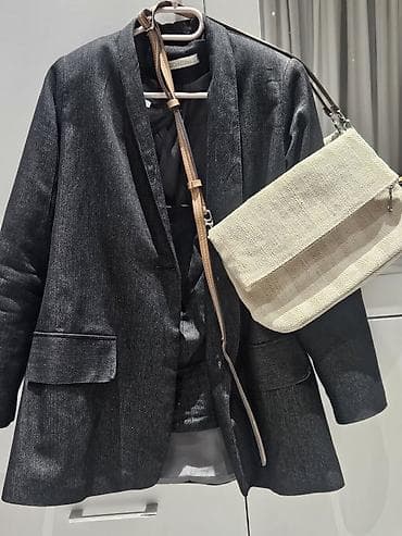 - Qadın üçün qara rəngli oversize blezer və etek - Klassik V-yaxalı