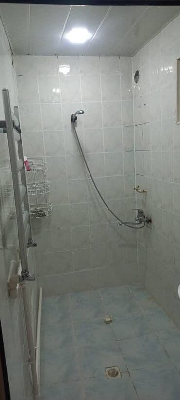 günəşlidə kirayə: Xətai rayonu,Kğhnə Günəşli qəsəbəsi,Afrodita restoranının yaxınlığı,10 — 12