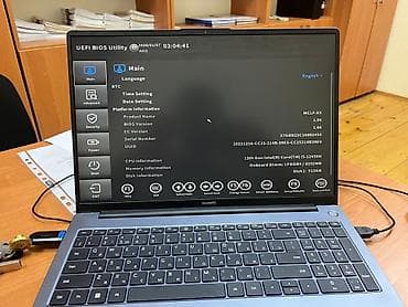 Huawei noutbuk – kompakt, yüngül korpus və nazik çərçivəli ekran