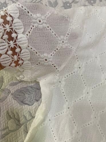 женские футболки и майки в полоску: Ağ rəngli,qisaqol kofta. naxislidi. yaya uygundur. m razmerdir. L — 2