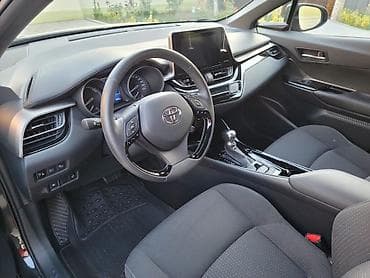 bmw 36 kuza: Toyota C-HR: 1.8 l | 2019 il Krossover — 3