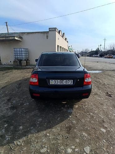 kia satisi: LADA Priora sedan - Kuzov: 4 qapılı sedan, tünd boz rəng - Mühərrik — 4