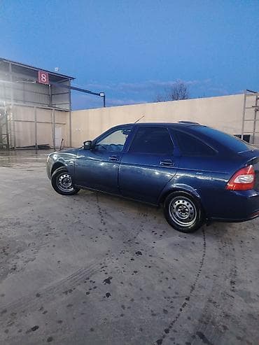 dizel opel astra: LADA Priora liftback, tünd mavi rəng. - Kuzov: 5 qapılı liftback — 7