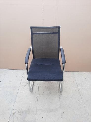 Ofis mebelləri dəsti Tərkib: - 1 ədəd qonaq/konfrans kreslosu