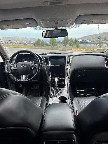 kubota: Infiniti Q50 sedan – boz metallik rəng, dinamik və zərif dizayn — 4