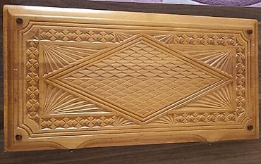 Taxta tavla dəsti - Material: bütöv ağacdan hazırlanmış, laklı səth