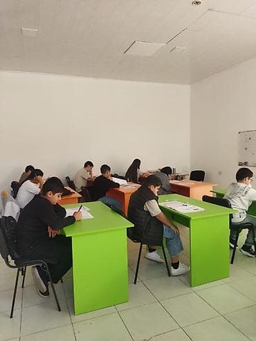 Столы и стулья: Журнальный стол, Б/у, Нераскладной, Квадратный стол — 4