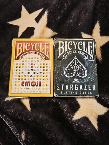 wolf bicycle: Bicycle brendinin iki ədəd tematik oyun kartı dəsti Bicycle Emoji — 1