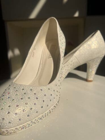 Tuflilər, Ölçü: 37, rəng - Ağ, İşlənmiş