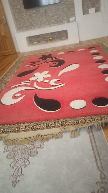 Qalın, yumşaq səthi ilə dekorativ xalça - Rəng və naxış: Parlaq