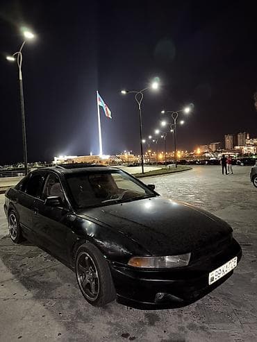 tek oturacaqlar: Mitsubishi Galant sedan - Kuzov: 4 qapılı sedan, qara rəng - Nömrə — 9