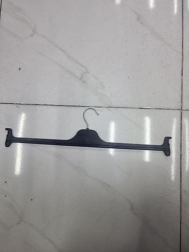 kimyevi temizleme: Şal/Etek asqısı – plastik gövdə və metal fırlanan qarmaq - Uzun — 1