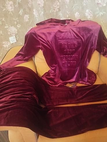 велюровые мужские спортивные костюмы: Məhsul: Qadın úćún Vilyur kostyum 55 azn, razmer 48-50-52 uyqundur - — 1