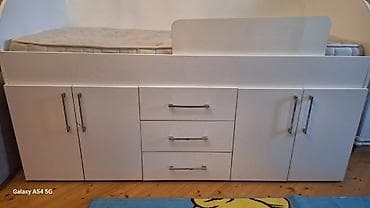 Ağ rəngli uşaq/yeniyetmə üçün kombinə olunmuş çarpayı-modul mebel -