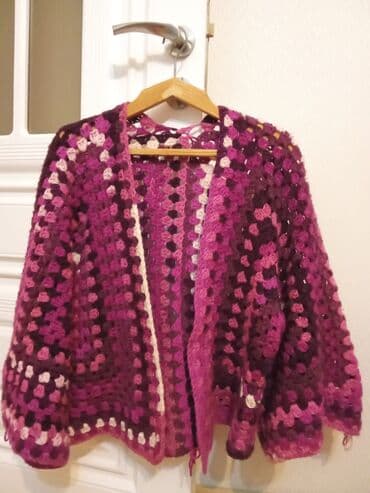kolej jaket: İstədiyiniz toxunma geyimlər və aksesuarlar üçün əlaqə saxlayın. qısa — 1