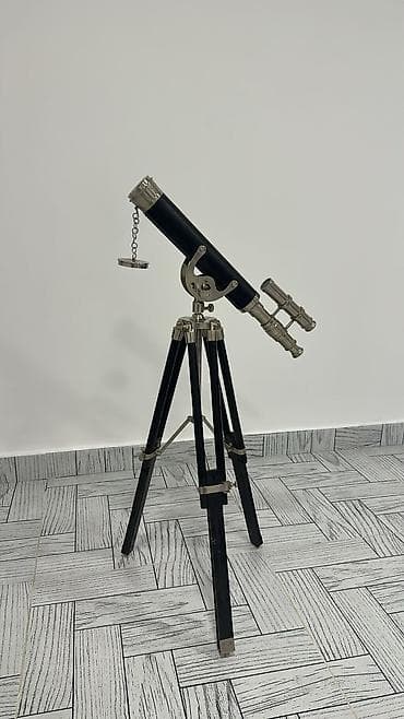 Klassik dizaynlı teleskop və tənzimlənən üçayaqlı dayaq Teleskop hec