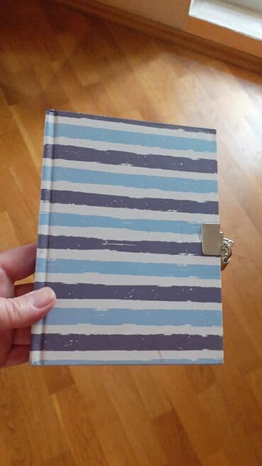 advent calendar qiyməti: Книжка. Секретный дневник на замке.Купили в Австрии.Дёшево продаем — 2