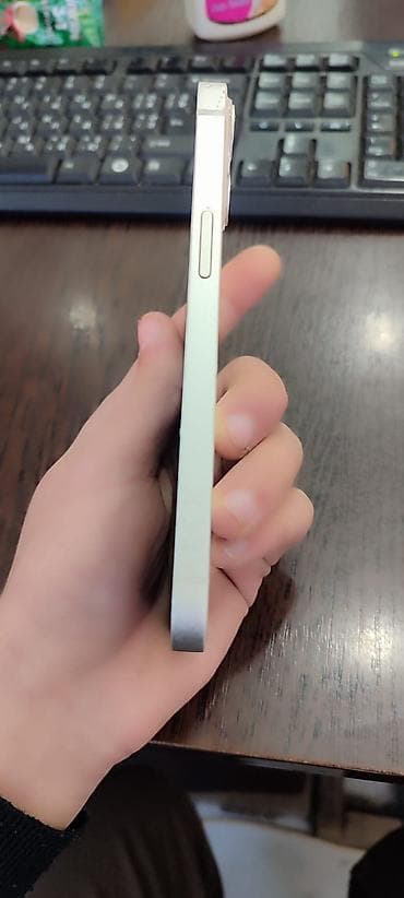 ses guclendirci: IPhone 13, 128 GB, Ağ, Face ID — 5