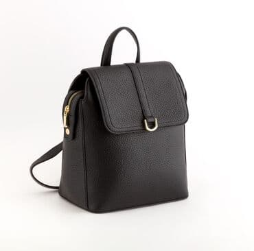 купить бу чемодан: Рюкзак от бренда Carpisa. Модель сделана из эко кожи, имеет магнитную — 6