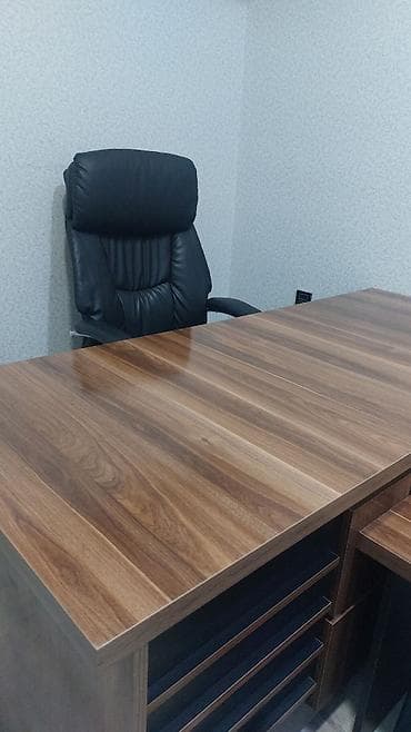 ofis alemi: Ofis masası dəsti. Hamısı birlikdə satılır cəmi bir neçə dəfə istifadə — 8