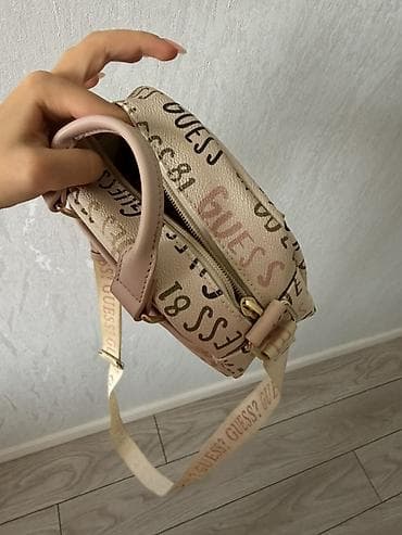 yumru cantalar: Çiyin çantası, Guess, İşlənmiş — 5