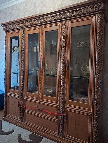 divar şkafları: Vitrinli bufet – klassik üslub - Material: bərk ağac karkas, ön — 3