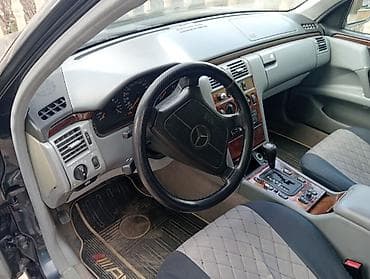 mersedes c 230: Mercedes-Benz E‑Class W210 sedan, Elegance paketi - Kuzov: tünd — 8