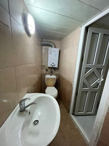 qaxda evlər: Bakı, 20-ci sahə, 3 otaqlı, Köhnə tikili, m. İçərişəhər, 68 kv. m — 23