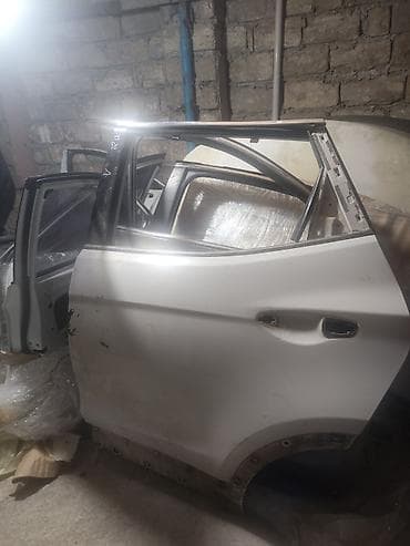 Roewe: Santafe 2013 qabaq sol arxa sol ag qapi komplekti (kuzov kəsiyi) – ağ — 1