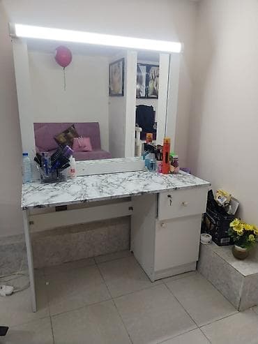 komputer stollari: Çox endirim edildi. 2guzgulu mebel yaxşi veziyetde, 1 Dirnag masası — 3