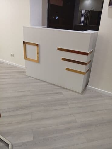 Məhsul: Resepsiyon/qarşılama stolu Təsvir: - Minimalist dizaynlı, ağ