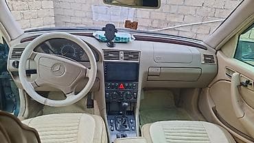 Ferrari: Satılır: yüngül minik avtomobili Əsas xüsusiyyətlər: - Kuzov: sedanın — 5