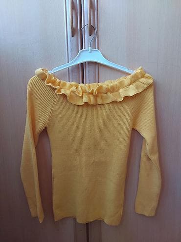 payız geyimləri: Don xaric digərləri 2ci əl geyimdir. Don 10 azn. digərlərinin qiyməti — 10