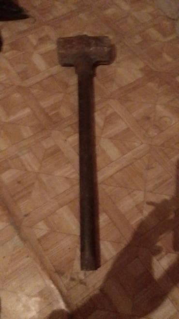 Çəkiclər, kuvaldalar: Kvadrat çaxmaqlı, 6 kq-dan çox — 1