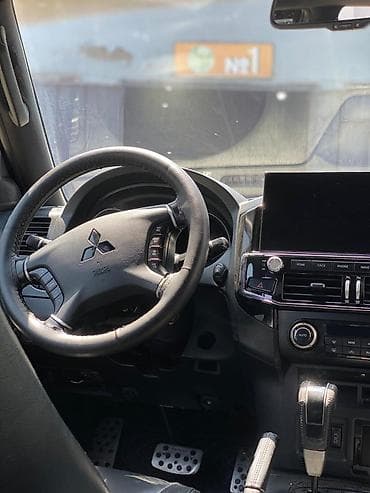 land rover ehtiyat hisseleri: Mitsubishi Pajero (4-cü nəsil) SUV – tam ölçülü off-road — 1