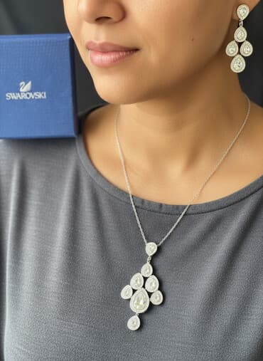 gumus probu: Dəstə daxildir: Sırğa, Swarovski, Gümüş — 1