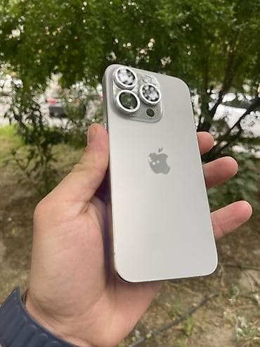 qulaqcıq iphone: IPhone 15 Pro, 128 GB, Gümüşü, Face ID — 7