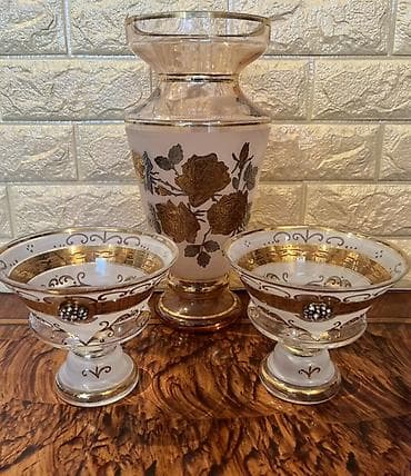 Şüşə dəst – 1 vaza + 2 şirniyyat qabı 3ü birge 30azn . Hec bir