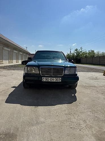 qayiq mator: Mercedes-Benz E 220: 2.2 l | 1995 il Sedan — 1