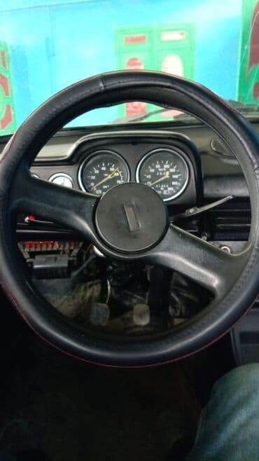 bmw m3 qiymeti: VAZ 2106, ağ rəngli sedan Xüsusiyyətlər: - Kuzov: sedan, ağ rəng - Ön — 4