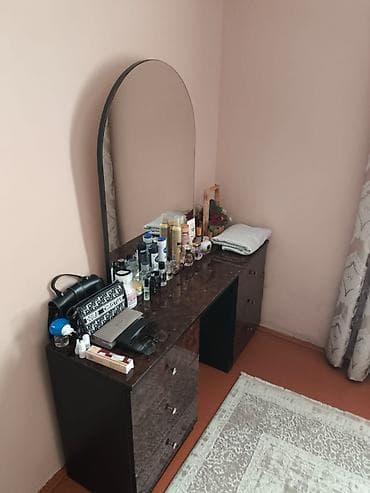 Двуспальная кровать, Шкаф, Трюмо, 2 тумбы, Б/у — 3